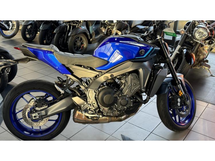 YAMAHA MT-09