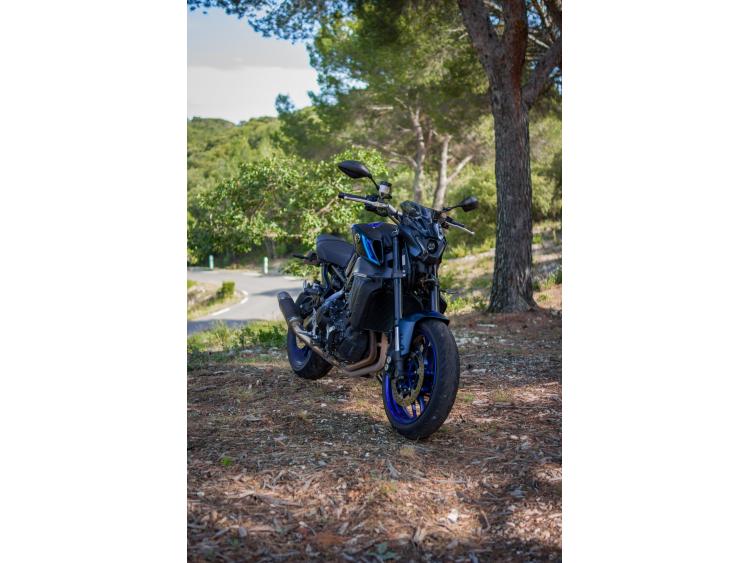 YAMAHA MT-09