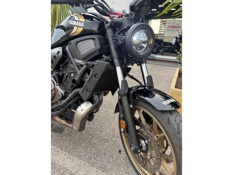 YAMAHA XSR 700