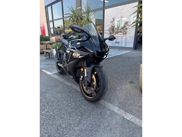 YAMAHA YZF 1000 R1