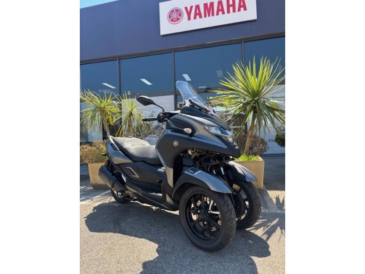 YAMAHA TRICITY 300