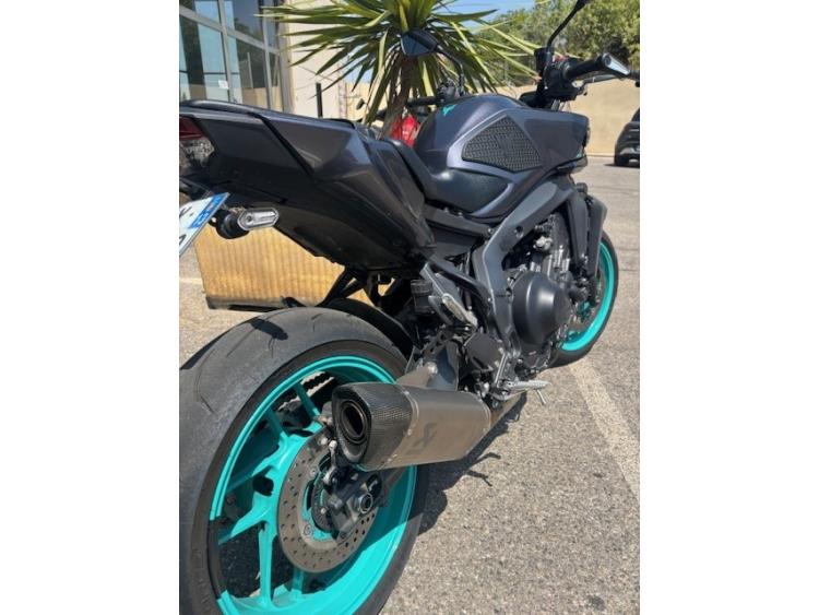YAMAHA MT-09